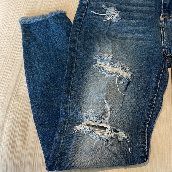 NWT Cello Distressed, Ripped Blue Jeans - Picture 5 of 10